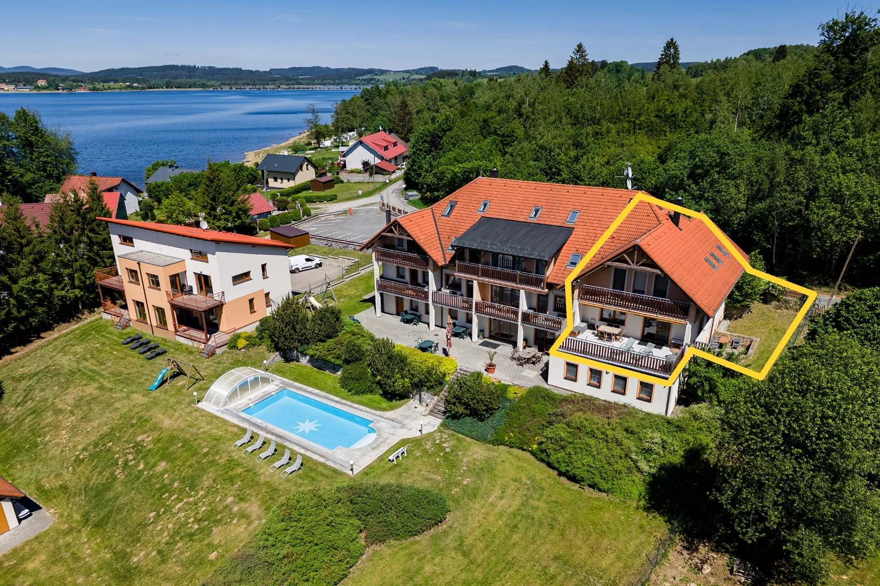 Letecký pohled na Černou v Pošumaví u Lipna, fotografie z nabídky reality-CK
